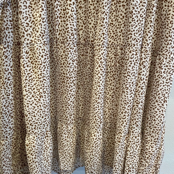 NWT top cheetah print, flowy with floral embroidery on top - Picture 3 of 3